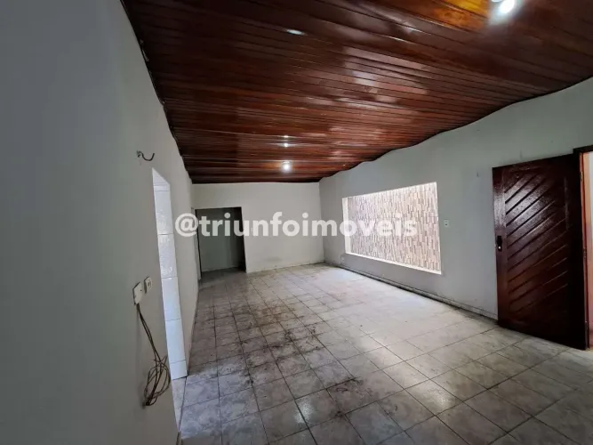 Casa a Venda no Saci com 3 Suítes