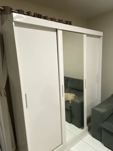Guarda roupa Doação 