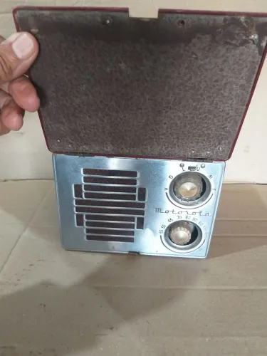 Radio antigo valvulado da decada de 40 funcionando