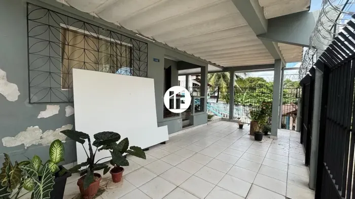 Casa com 2 quartos em Bosque Corretora Amanda Leão