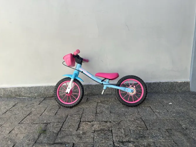 Bicicleta de crianças menores de 3 anos