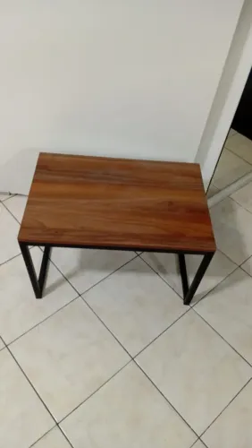 Mesinha de madeira