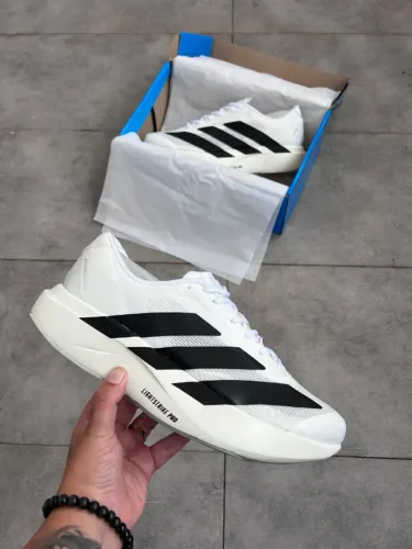 Tênis Adidas Adizero EVO SL Unissex Importado Cor: Preto/Branco - Disponível 34 AO 43