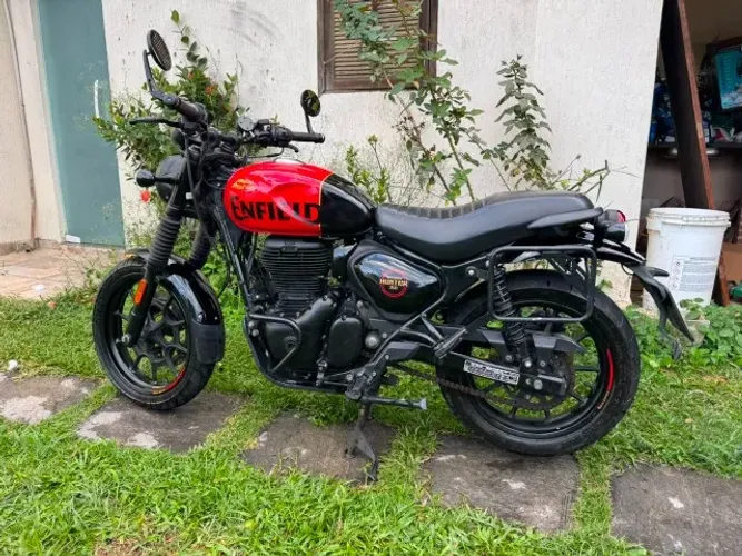 HUNTER 350 ROYAL ENFIELD VERMELHA COM ACESSORIOS