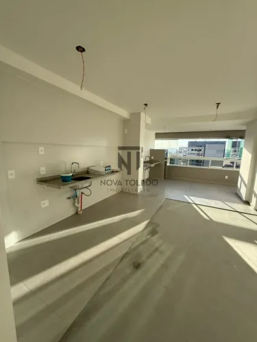 Apartamento Padrão - Condomínio Kingdom - No bairro Jardim das Colinas - 2 suites - 92m2