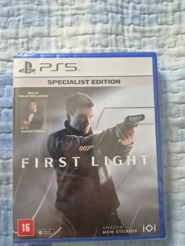 007 First Light - Specialist Edition (Exclusivo Amazon) - PlayStation 5 (Lacrado)