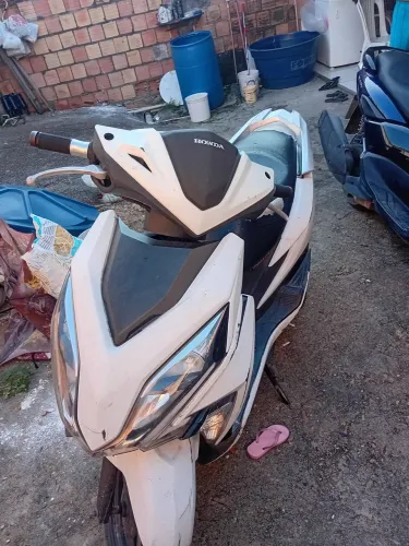 Vendo moto Honda 125