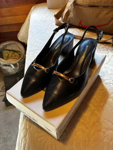 Scarpin Botero novo 