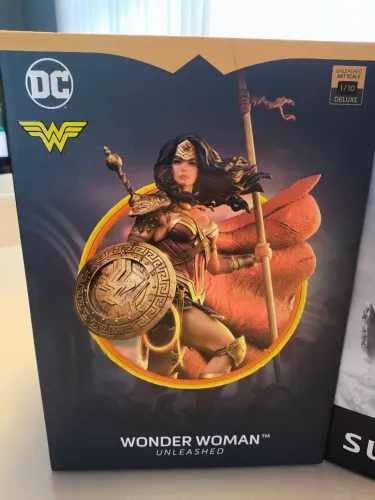Wonder Woman Unleashed Iron Studios 1/10