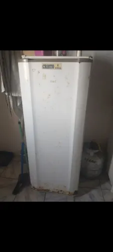 Geladeira com defeito