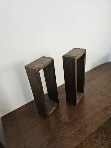 2 Nichos decorativos madeira maciça