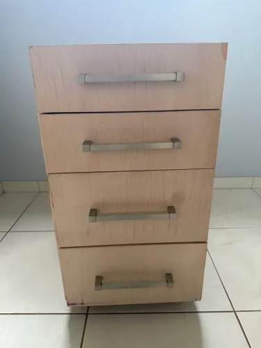 CRIADO MUDO