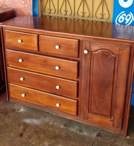 cômoda com sapateira