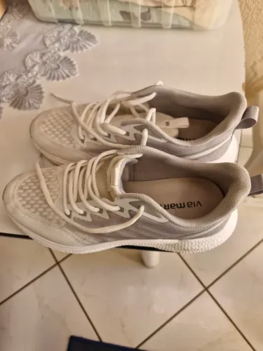 Tenis femnino Viamarte novíssimo.
