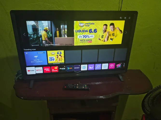 Vendo essa TV LG 32 polegadas Smart Leia a Descrição...