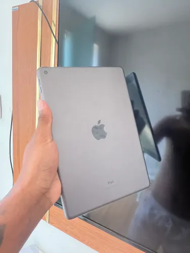 iPad 9 com caixa