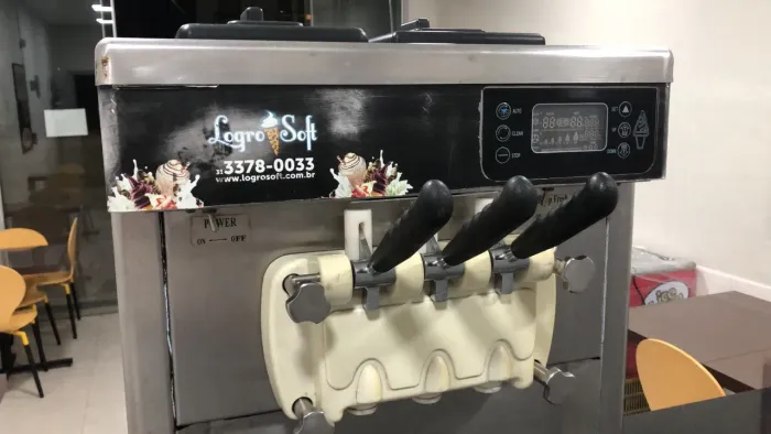 Maquina sorvete expresso.