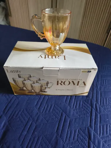 Lindo jogo de canecas âmbar com 6 50,00