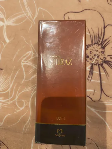 Perfume natura shiraz lacrado e original.