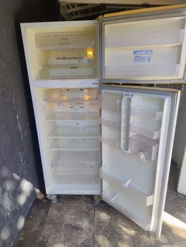 Geladeira funcionando perfeitamente Frost Free