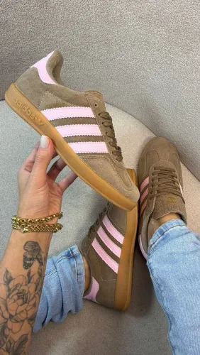 Tênis Feminino Adidas Gazelle Estilo e Conforto!