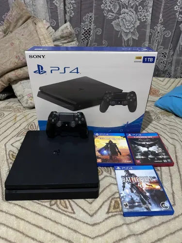 PS4 Slim de 1T + 3 jogos + 1 controle