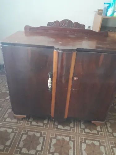 Buffet antigo madeira nobre 