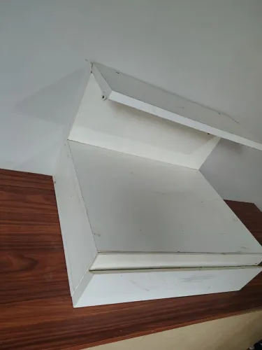 Mesinha de cabeceira branco