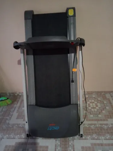 Vendo uma esteira ,usada em bom estado