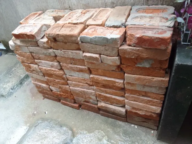 Tijolos grandes 24x11,5 e normais 18,5x8,6<br>Tijolos pequenos 18,5 x 8,5