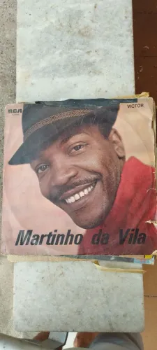 22 discos de vinil diversos com ano de até 1961