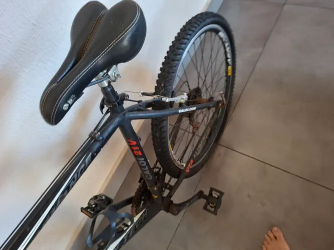 Caloi Aro 26 + Sapatilha nº 40 + Suporte | Pneus Novos | R$ 450