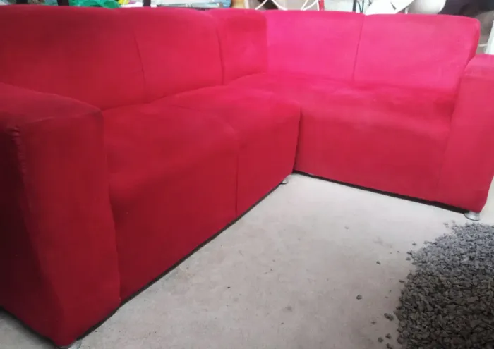 Sofar de canto vermelho