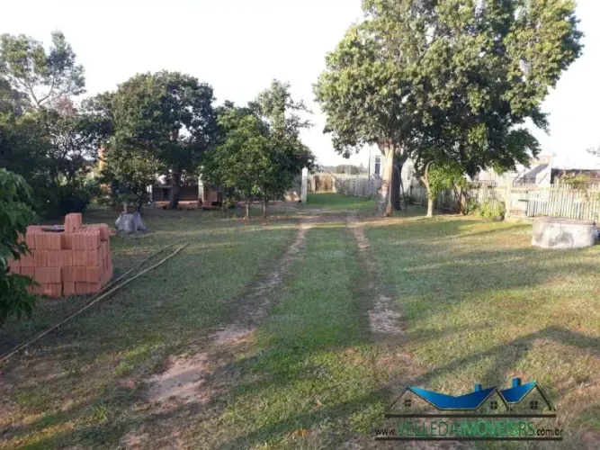 Velleda oferece fantástica casa em condomínio fechado em Águas Claras, estilo sítio!