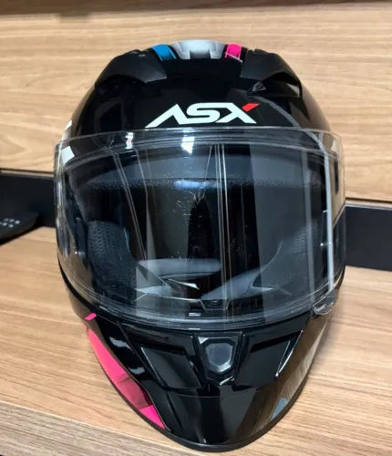 Capacete de moto feminino