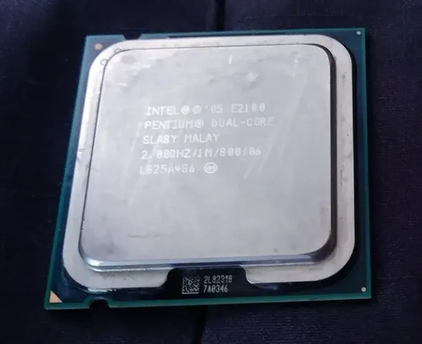 Processadores Intel e AMD antigos em bom estado