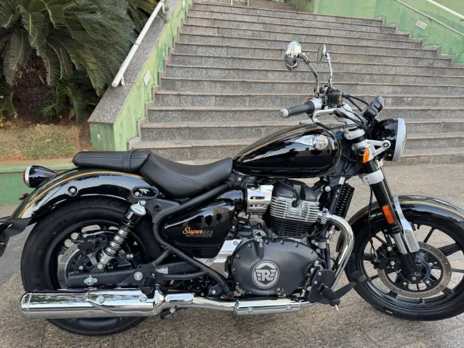 MOTO CUSTOM ROYAL ENFIELD 650c 