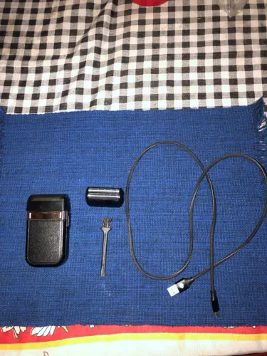 Aparador de pelos Shaver Kemei KM-2024.