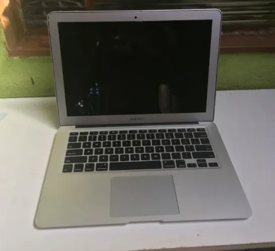 Macbook Air Modelo A1466 Com Defeito /8GB Ram /Core i5 /SSD NVMe 128 GB /Tela 13.1
