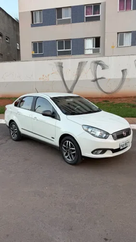Fiat Grand Siena Essence Dual. 1.6 Flex 16V 2018