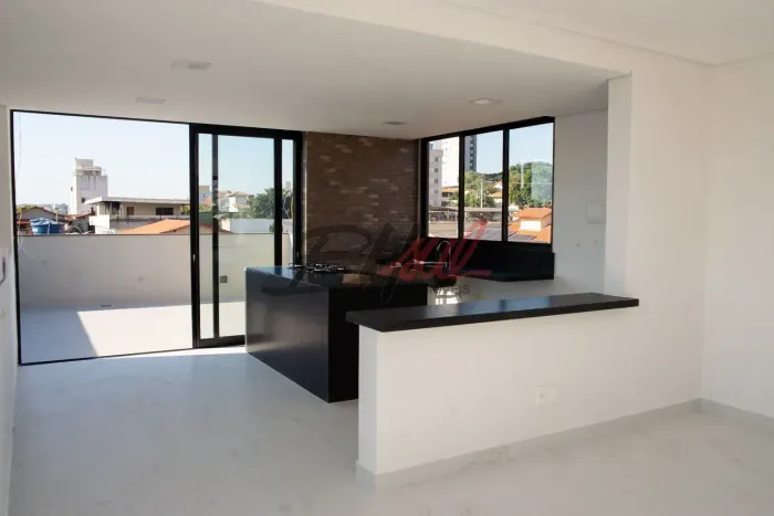 Linda cobertura duplex nova no Esplanada!