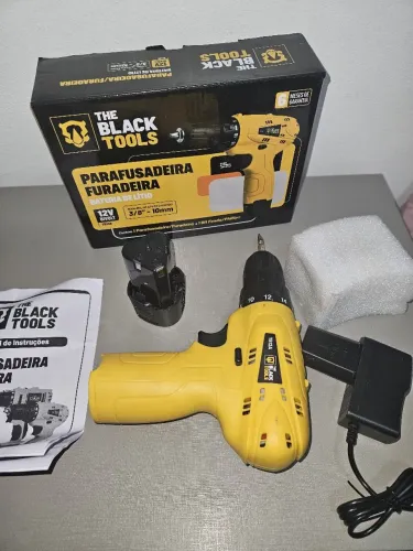 Parafusadeira e Furadeira The Black Tools 12V Bivolt - Nova na Caixa