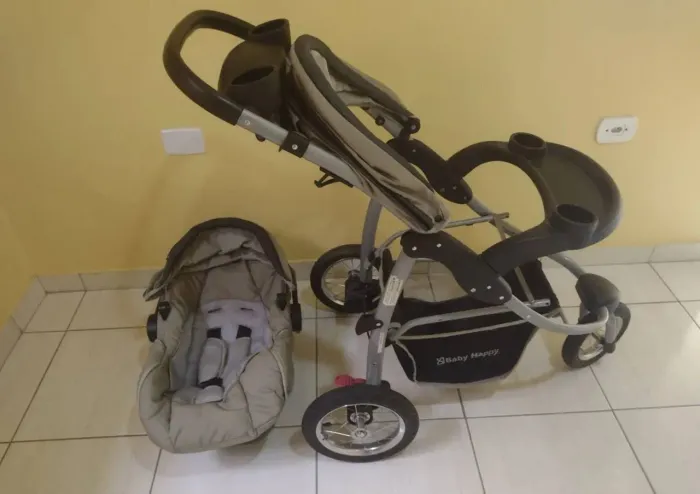 Bebê Conforto Baby Happy (suporte de rodas vai de BRINDE)