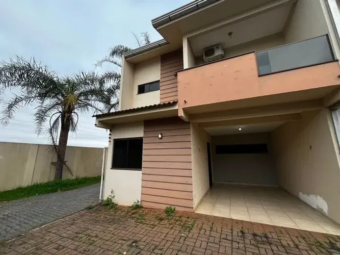 Casa com 3 Quarto(s) e 2 banheiro(s) para Alugar, 130 m² por R$ 3950 / Mês