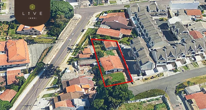 Terreno à venda com 713,25m² e zoneamento ZR3-T no bairro Campina do Siqueira, Curitiba/PR
