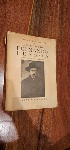 Livro antigo Vida e Obra de Fernando Pessoa - Livraria Bertrand