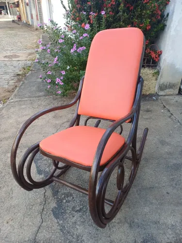 Cadeira de balanço antiga 