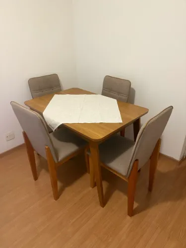 Conjunto mesa com 4 cadeiras
