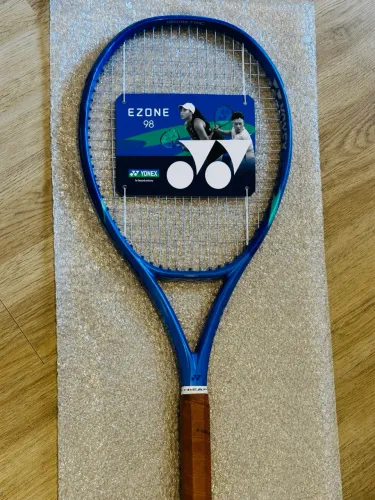 Yonex Ezone 98 L3 305g 2025