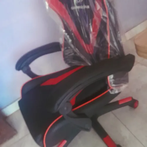 Cadeira Gamer Nova na caixa.